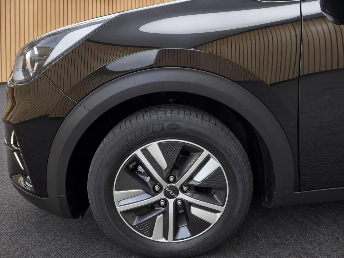 1.6 GDi Hybrid DynamicLine Dealer onderhouden | Navigatie | ACC | Climate control | Superzuinig | HEV |