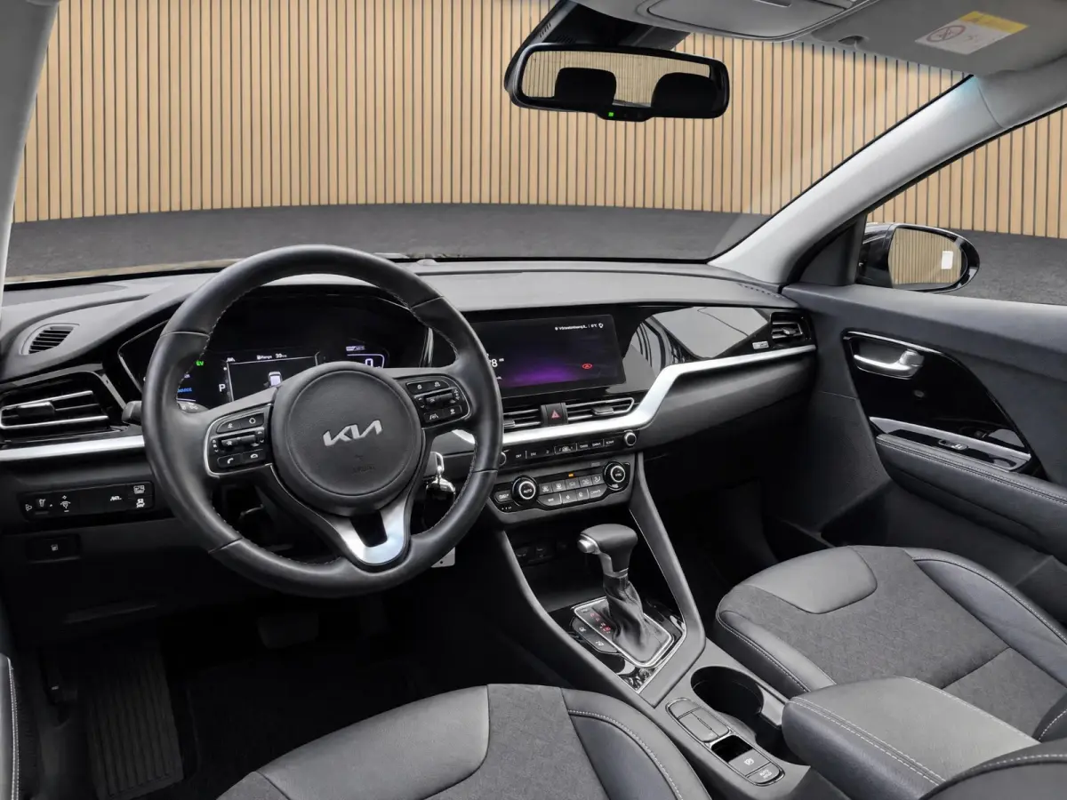 1.6 GDi Hybrid DynamicLine Dealer onderhouden | Navigatie | ACC | Climate control | Superzuinig | HEV |
