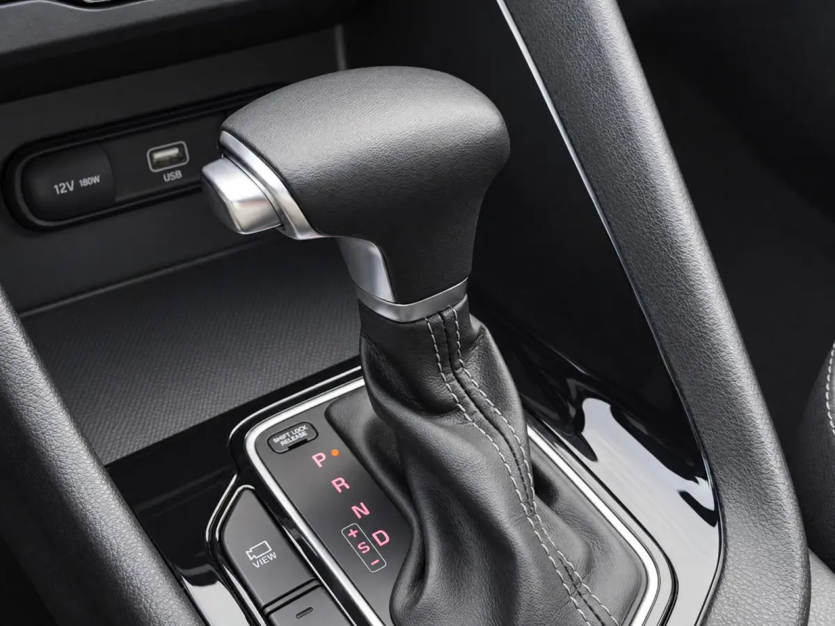 1.6 GDi Hybrid DynamicLine Dealer onderhouden | Navigatie | ACC | Climate control | Superzuinig | HEV |