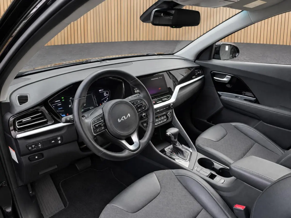1.6 GDi Hybrid DynamicLine Dealer onderhouden | Navigatie | ACC | Climate control | Superzuinig | HEV |