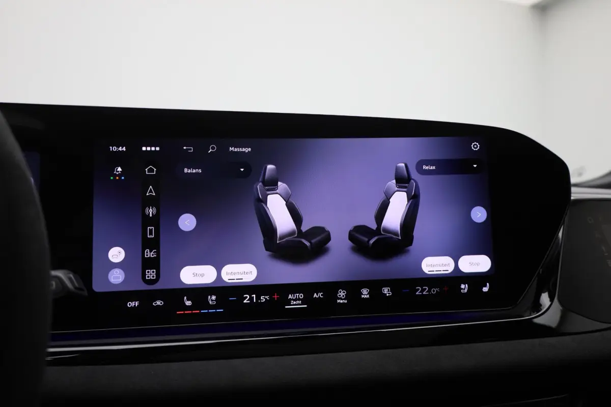 RS 5 Avant e-hybrid quattro 639 PK | RS-sportuitlaat | RS-sportstoel plus | Audi Sportpakket | Panoramadak | 360 Camera | Bang & Olufsen | Trekhaak | Stoelverwarming | MMI bijrijdersdisplay 