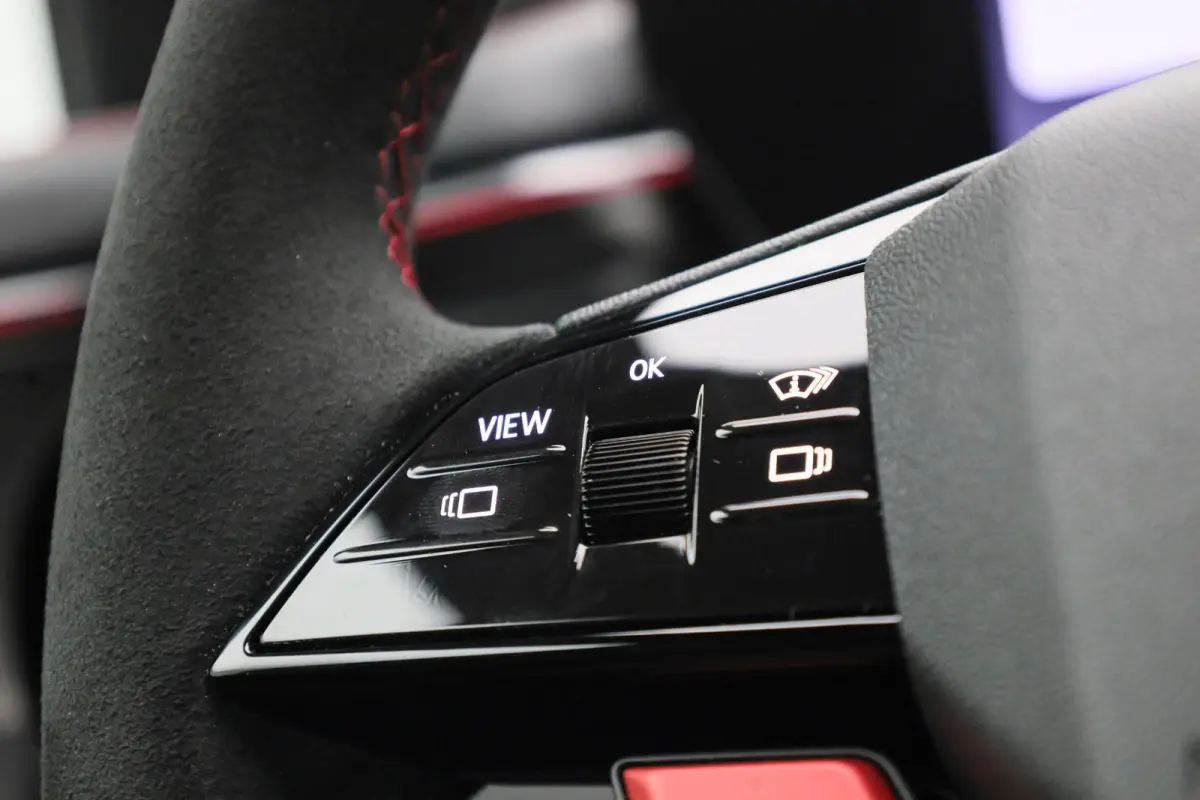 RS 5 Avant e-hybrid quattro 639 PK | RS-sportuitlaat | RS-sportstoel plus | Audi Sportpakket | Panoramadak | 360 Camera | Bang & Olufsen | Trekhaak | Stoelverwarming | MMI bijrijdersdisplay 