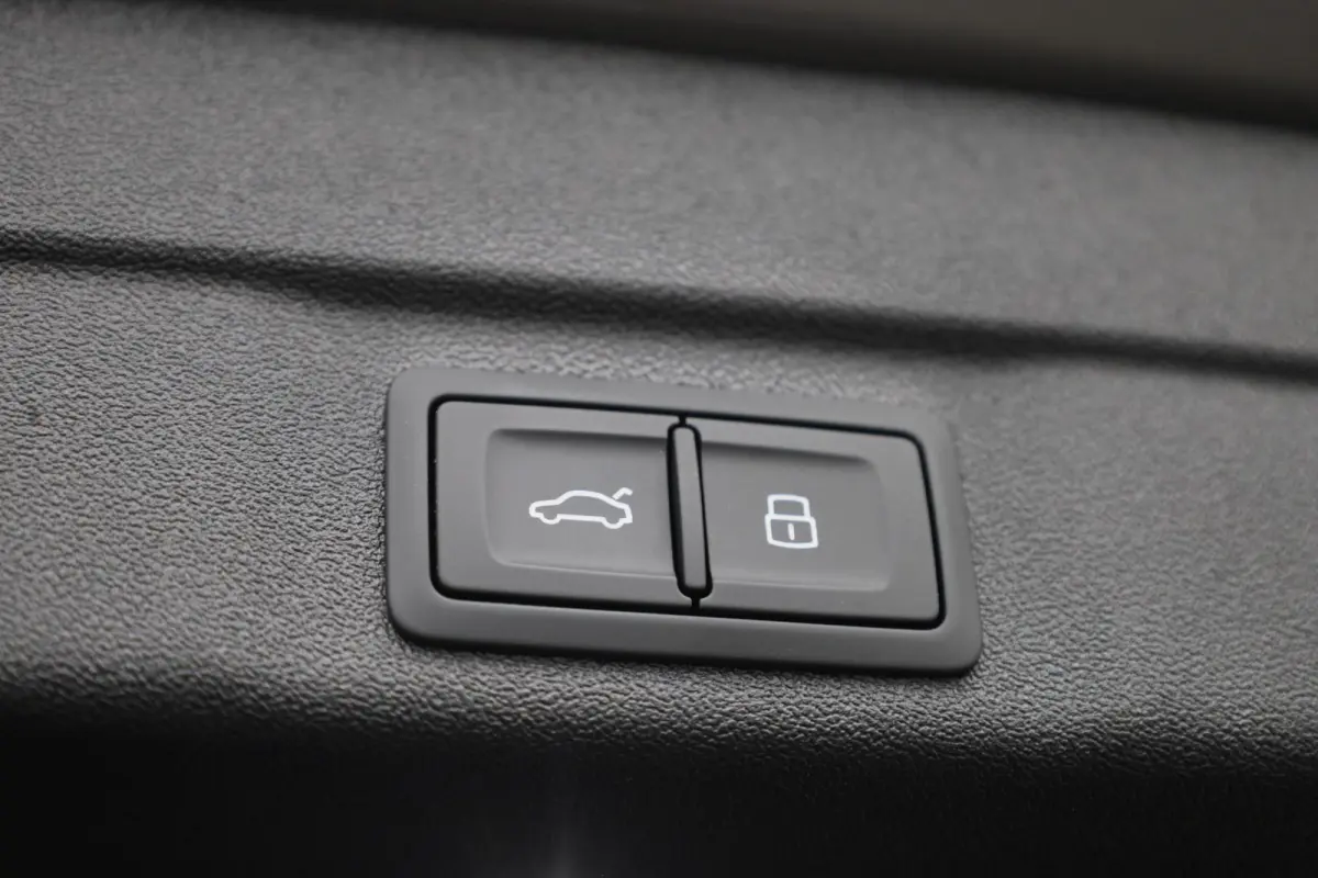 RS 5 Avant e-hybrid quattro 639 PK | RS-sportuitlaat | RS-sportstoel plus | Audi Sportpakket | Panoramadak | 360 Camera | Bang & Olufsen | Trekhaak | Stoelverwarming | MMI bijrijdersdisplay 