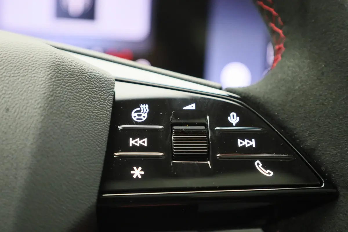 RS 5 Avant e-hybrid quattro 639 PK | RS-sportuitlaat | RS-sportstoel plus | Audi Sportpakket | Panoramadak | 360 Camera | Bang & Olufsen | Trekhaak | Stoelverwarming | MMI bijrijdersdisplay 