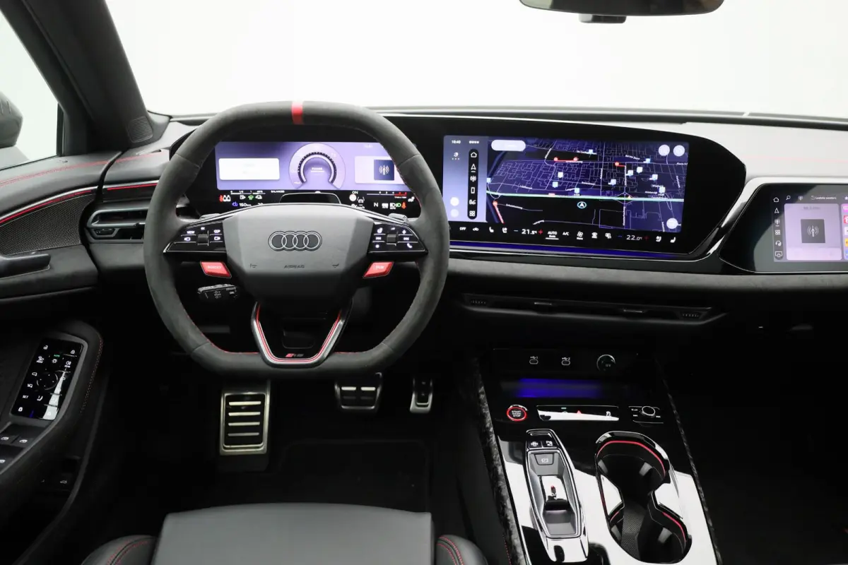 RS 5 Avant e-hybrid quattro 639 PK | RS-sportuitlaat | RS-sportstoel plus | Audi Sportpakket | Panoramadak | 360 Camera | Bang & Olufsen | Trekhaak | Stoelverwarming | MMI bijrijdersdisplay 