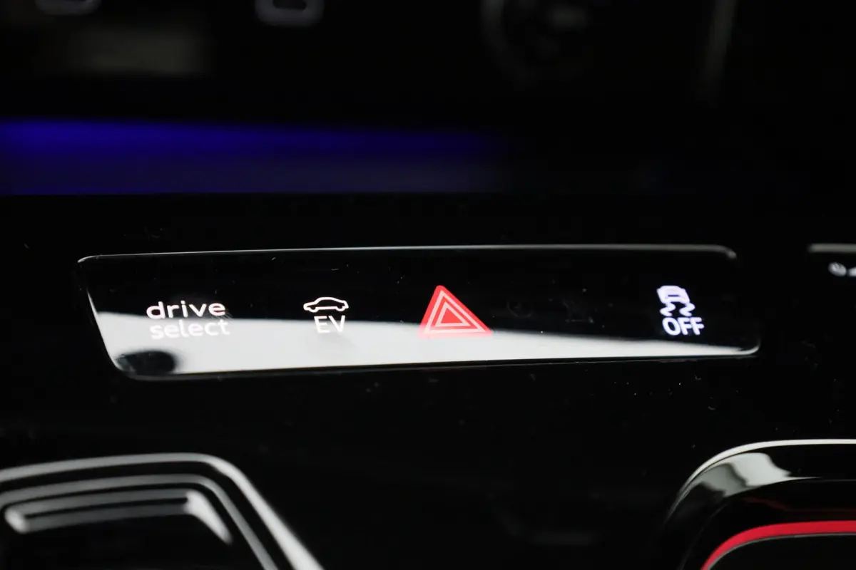 RS 5 Avant e-hybrid quattro 639 PK | RS-sportuitlaat | RS-sportstoel plus | Audi Sportpakket | Panoramadak | 360 Camera | Bang & Olufsen | Trekhaak | Stoelverwarming | MMI bijrijdersdisplay 