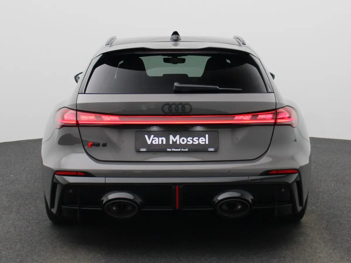 RS 5 Avant e-hybrid quattro 639 PK | RS-sportuitlaat | RS-sportstoel plus | Audi Sportpakket | Panoramadak | 360 Camera | Bang & Olufsen | Trekhaak | Stoelverwarming | MMI bijrijdersdisplay 