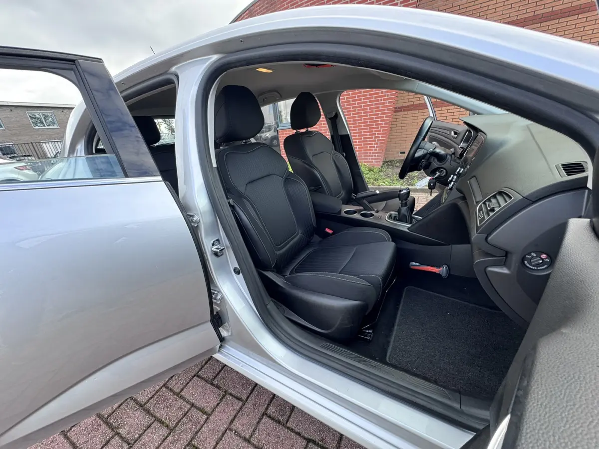 1.5 Blue dCi Business Zen, Marge, Euro 6, Apple Carplay