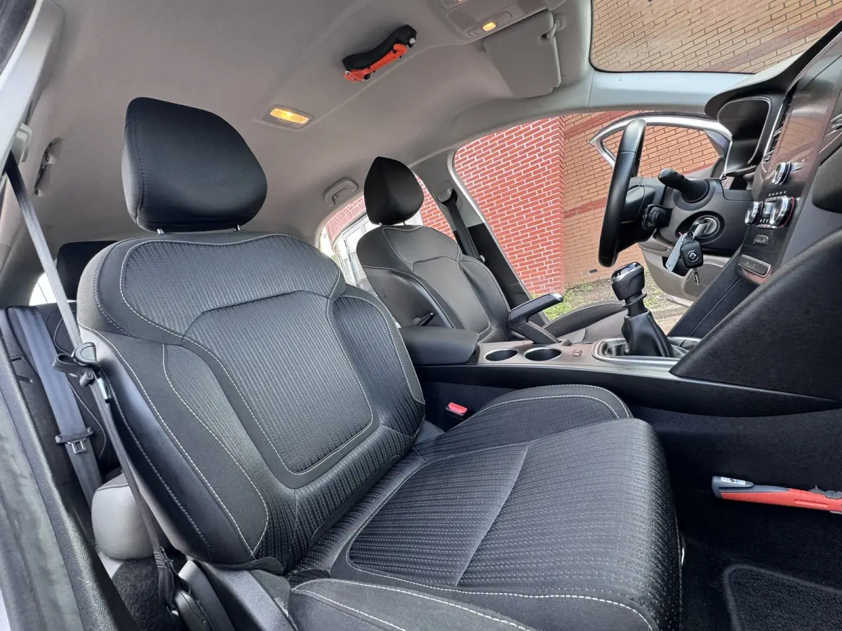 1.5 Blue dCi Business Zen, Marge, Euro 6, Apple Carplay