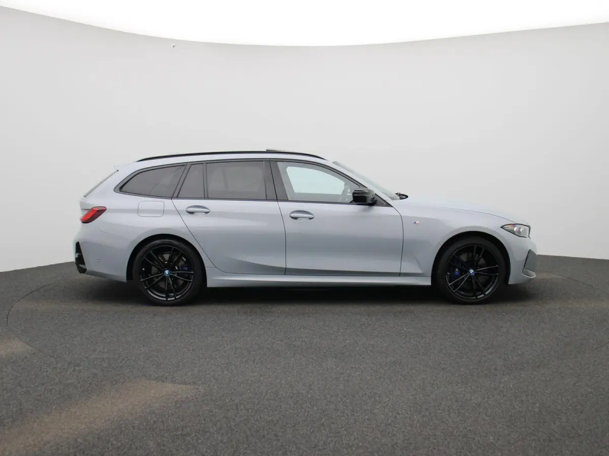 330e xDrive | M SPORT | PANORAMADAK | HEAD UP DISPLAY | LEDER | TREKHAAK | ACHTERUITRIJCAMERA | STOELVERWARMING | DODEHOEKSENSOREN | APPLE CARPLAY- ANDROID AUTO | ELEKTRISCHE ACHTERKLEP | SF
