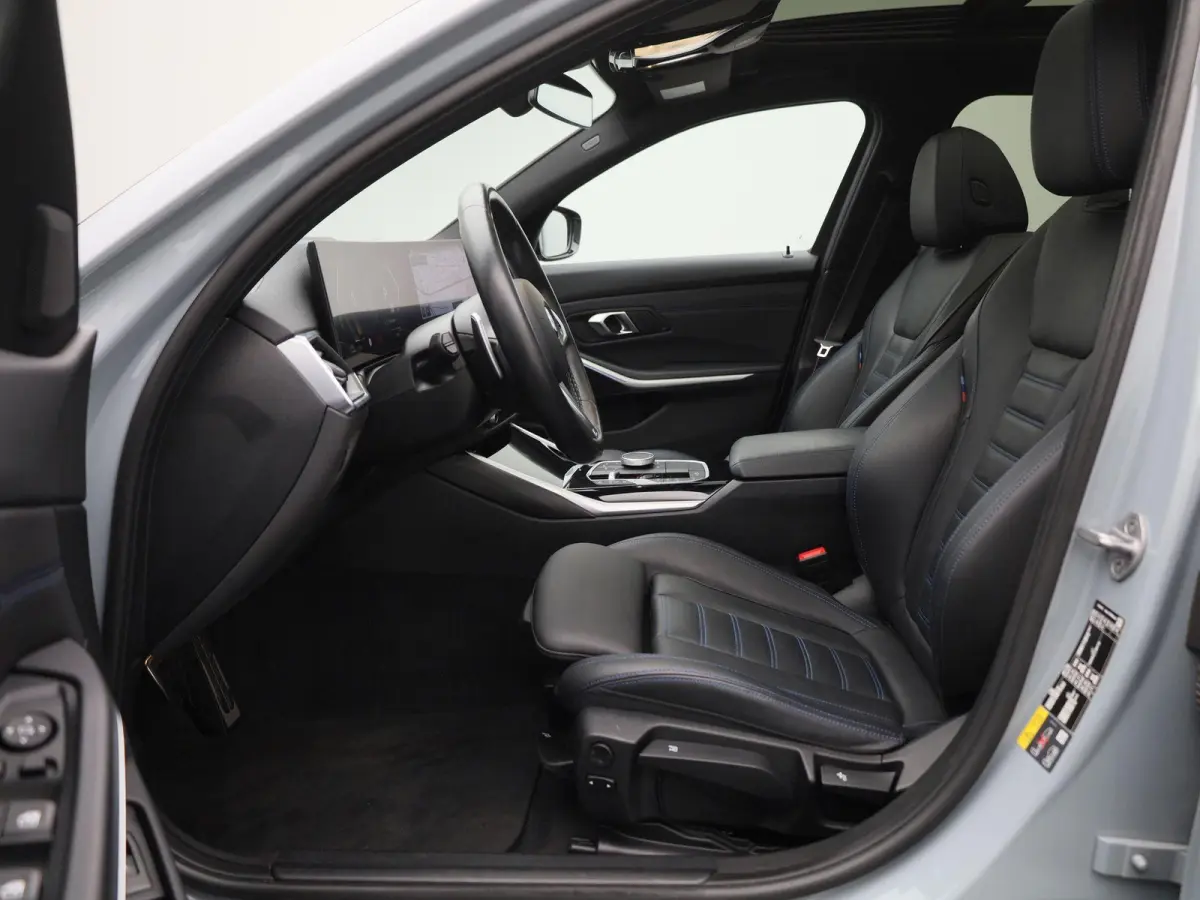 330e xDrive | M SPORT | PANORAMADAK | HEAD UP DISPLAY | LEDER | TREKHAAK | ACHTERUITRIJCAMERA | STOELVERWARMING | DODEHOEKSENSOREN | APPLE CARPLAY- ANDROID AUTO | ELEKTRISCHE ACHTERKLEP | SF
