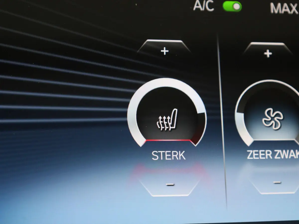 330e xDrive | M SPORT | PANORAMADAK | HEAD UP DISPLAY | LEDER | TREKHAAK | ACHTERUITRIJCAMERA | STOELVERWARMING | DODEHOEKSENSOREN | APPLE CARPLAY- ANDROID AUTO | ELEKTRISCHE ACHTERKLEP | SF