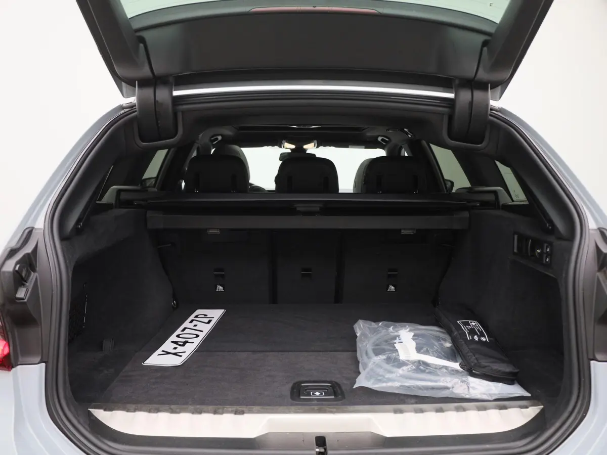 330e xDrive | M SPORT | PANORAMADAK | HEAD UP DISPLAY | LEDER | TREKHAAK | ACHTERUITRIJCAMERA | STOELVERWARMING | DODEHOEKSENSOREN | APPLE CARPLAY- ANDROID AUTO | ELEKTRISCHE ACHTERKLEP | SF