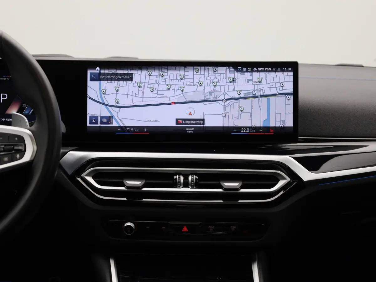 330e xDrive | M SPORT | PANORAMADAK | HEAD UP DISPLAY | LEDER | TREKHAAK | ACHTERUITRIJCAMERA | STOELVERWARMING | DODEHOEKSENSOREN | APPLE CARPLAY- ANDROID AUTO | ELEKTRISCHE ACHTERKLEP | SF