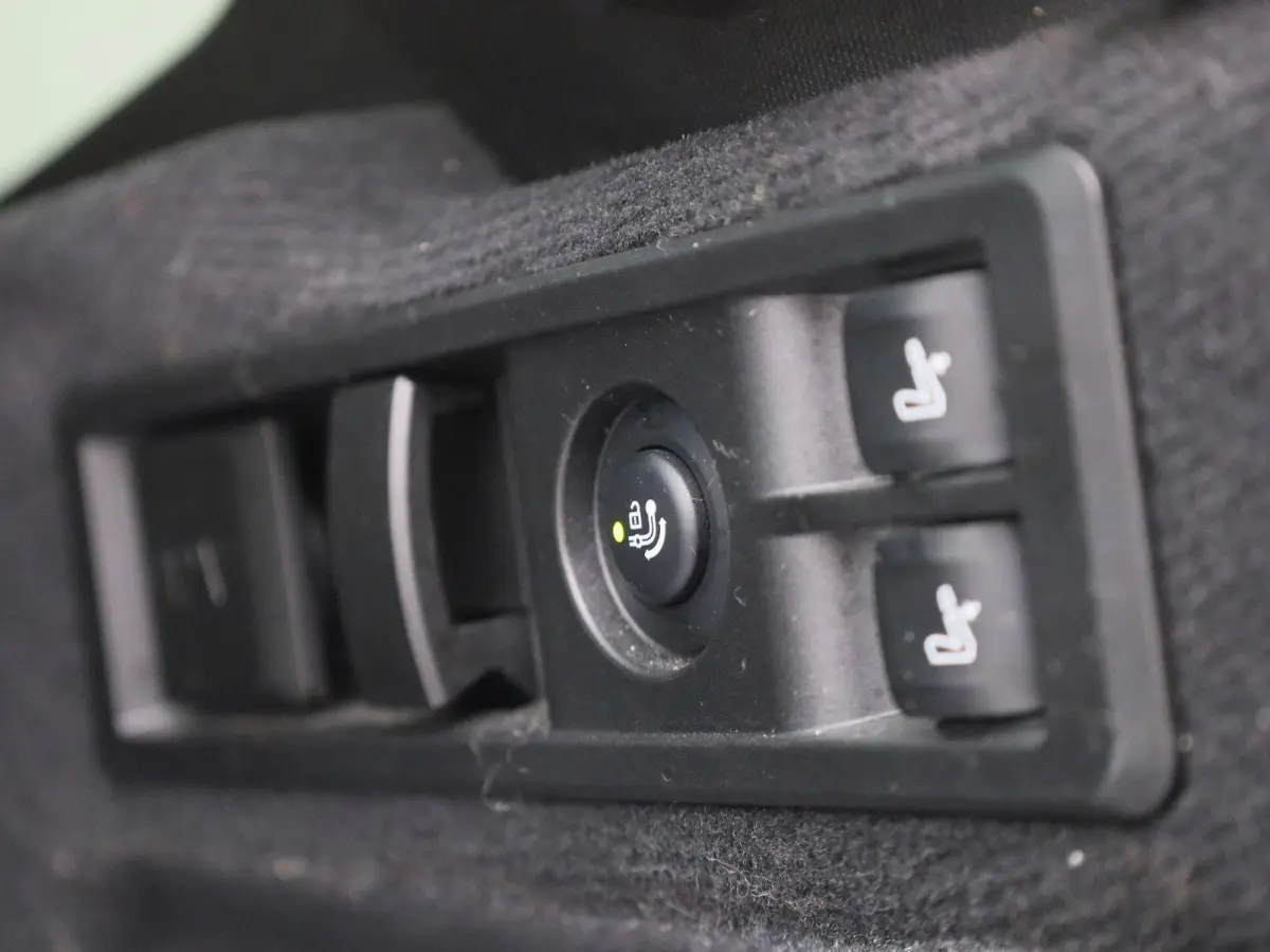 330e xDrive | M SPORT | PANORAMADAK | HEAD UP DISPLAY | LEDER | TREKHAAK | ACHTERUITRIJCAMERA | STOELVERWARMING | DODEHOEKSENSOREN | APPLE CARPLAY- ANDROID AUTO | ELEKTRISCHE ACHTERKLEP | SF