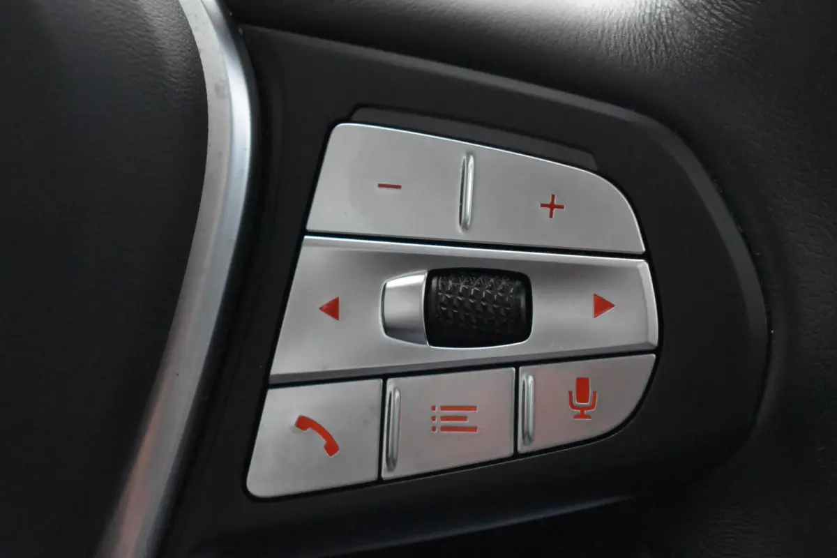 High Executive 80 kWh | Shadow Pack | Panorama | Harman Kardon |