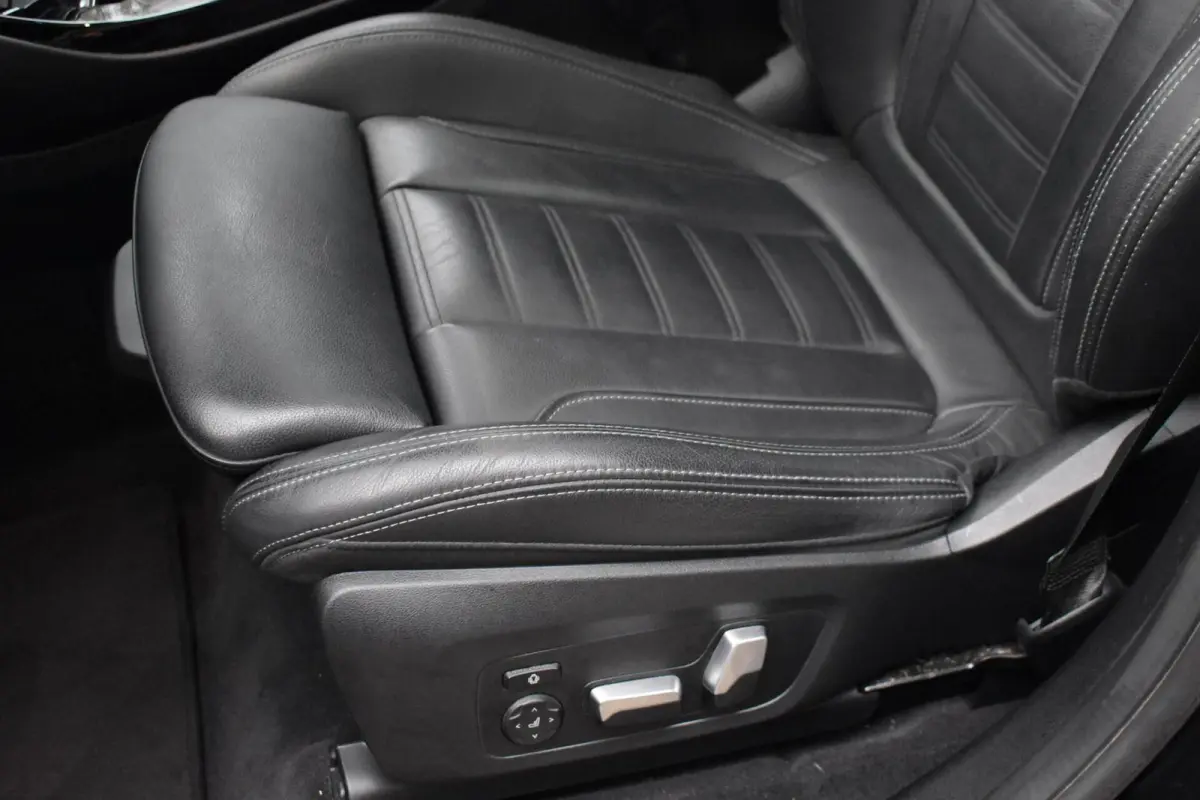 High Executive 80 kWh | Shadow Pack | Panorama | Harman Kardon |