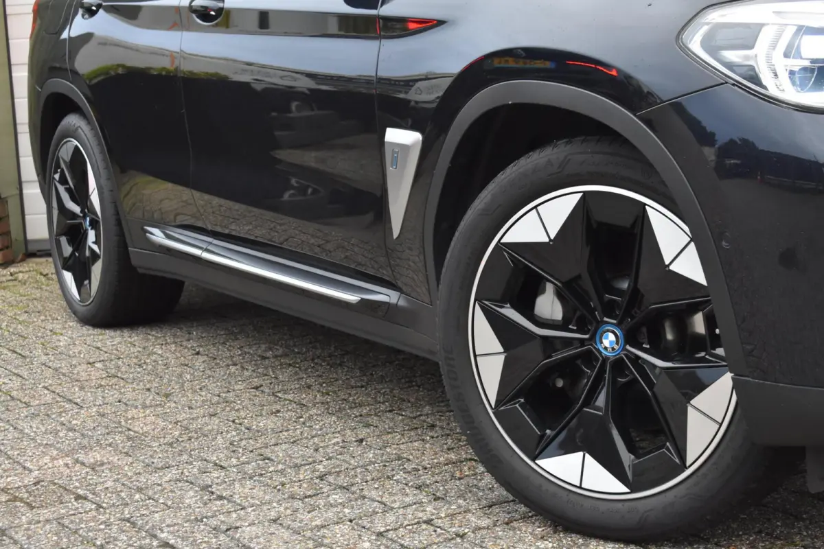 High Executive 80 kWh | Shadow Pack | Panorama | Harman Kardon |