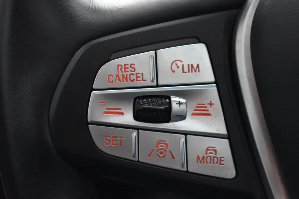 High Executive 80 kWh | Shadow Pack | Panorama | Harman Kardon |