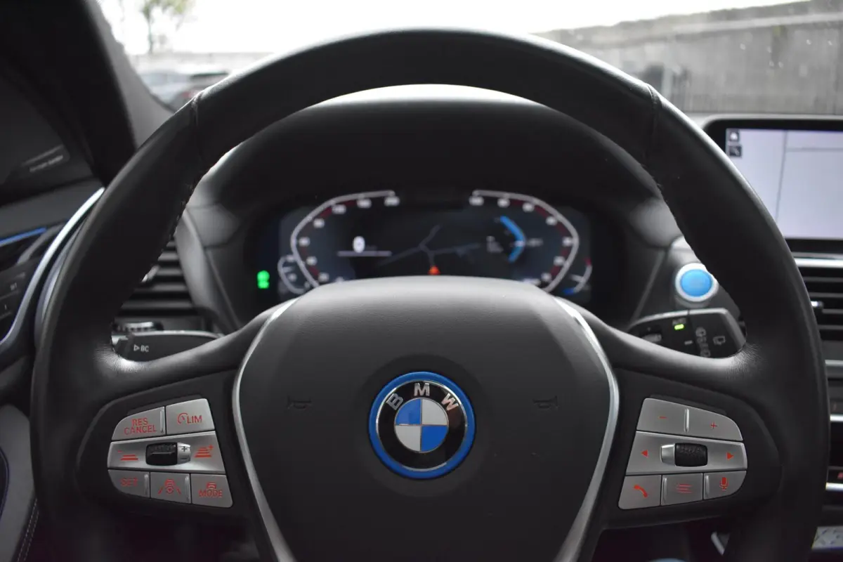 High Executive 80 kWh | Shadow Pack | Panorama | Harman Kardon |