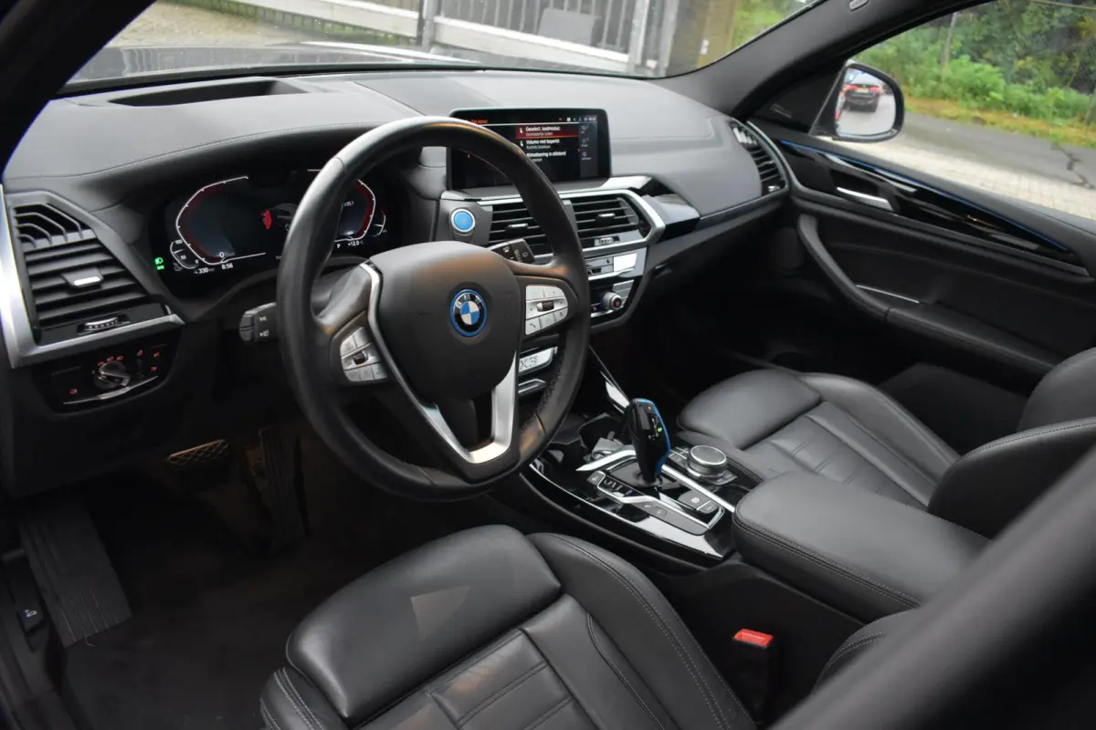 High Executive 80 kWh | Shadow Pack | Panorama | Harman Kardon |