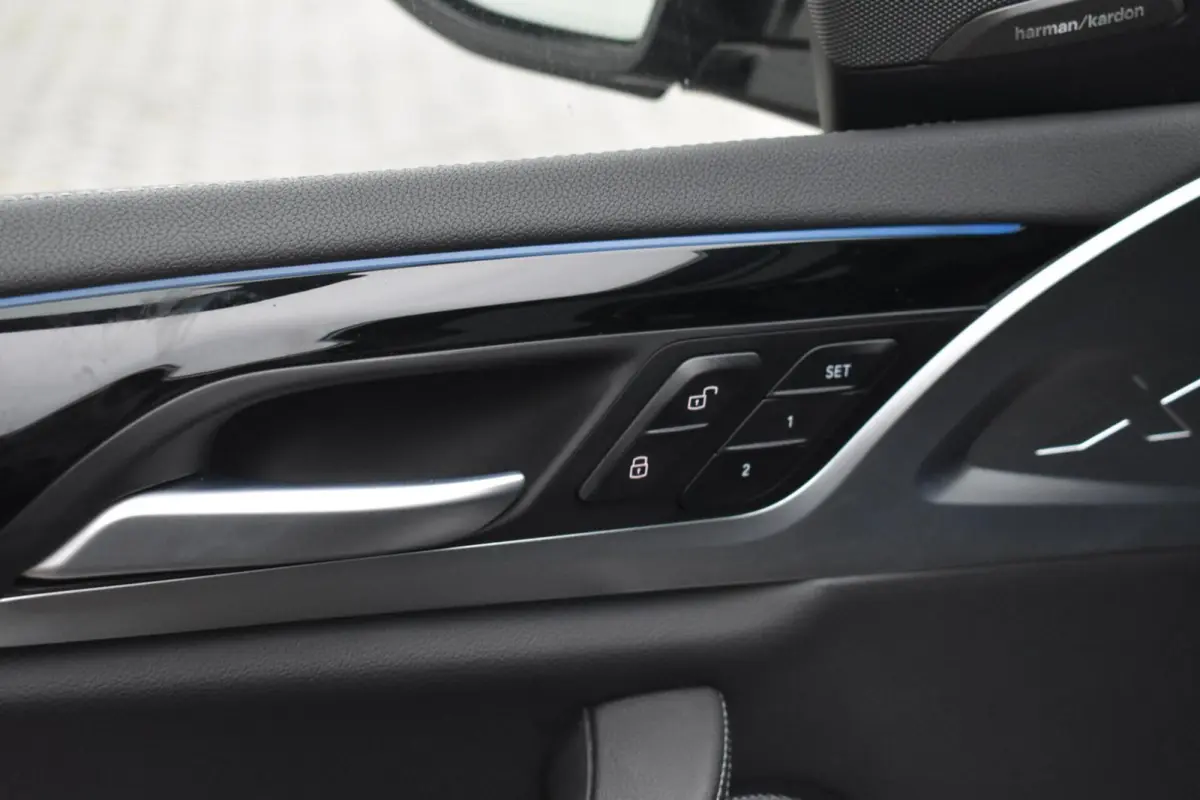 High Executive 80 kWh | Shadow Pack | Panorama | Harman Kardon |