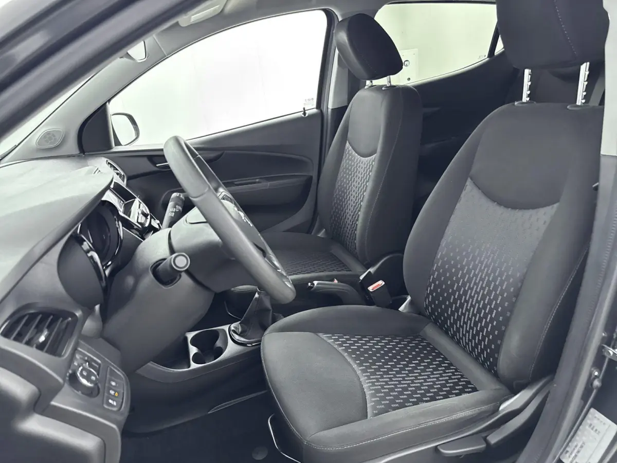 1.0 Online Edition | 1ste eigenaar | AppleCarPlay/Android | Parkeersensoren | Airco | 15"LMV