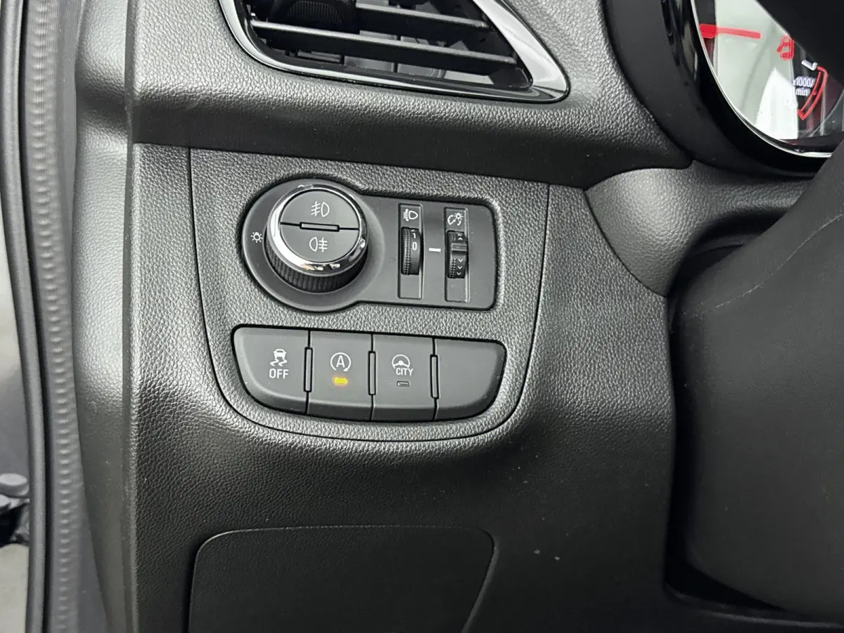 1.0 Online Edition | 1ste eigenaar | AppleCarPlay/Android | Parkeersensoren | Airco | 15"LMV