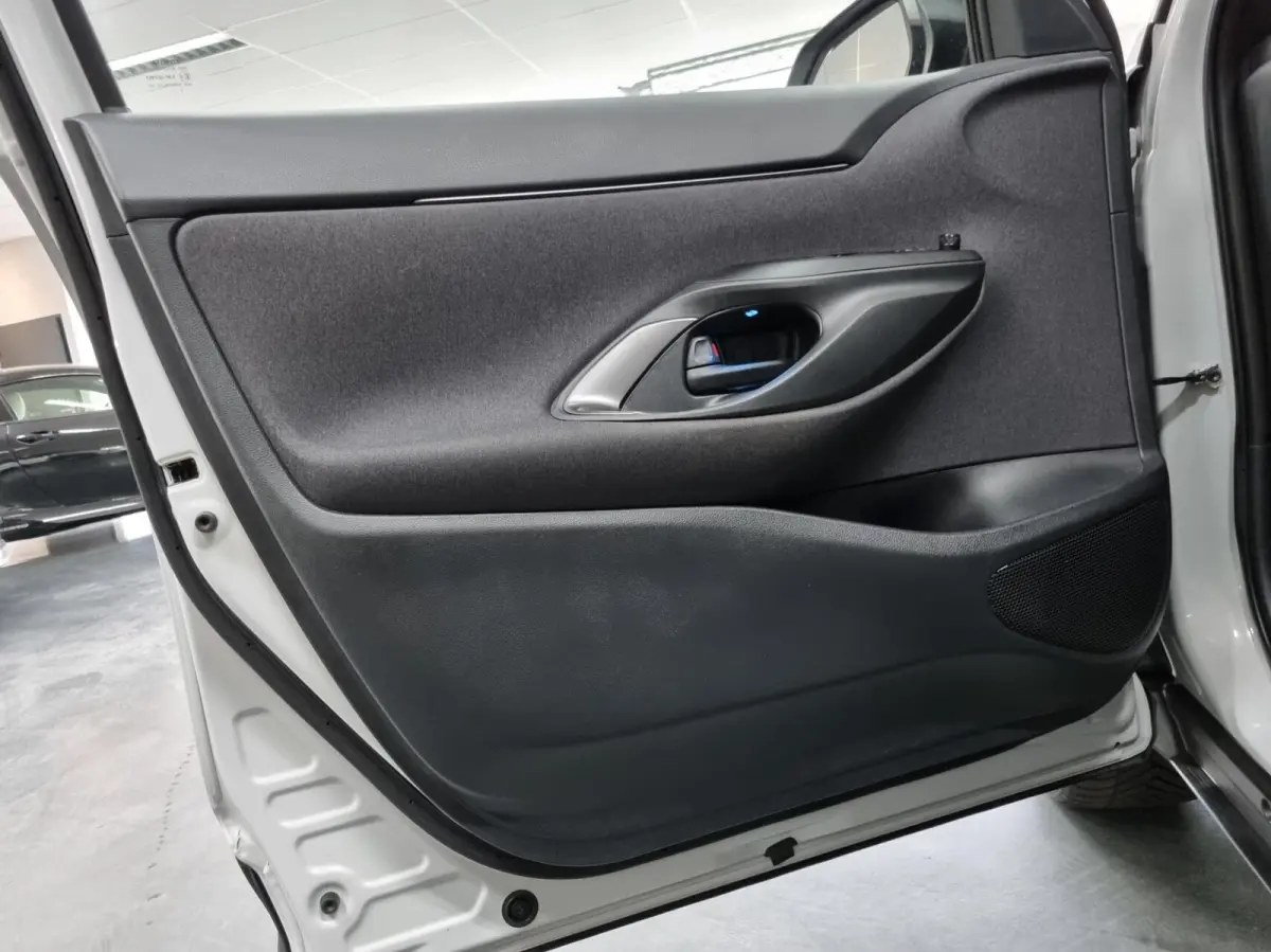 1.5 Hybrid GR Sport Limited / JBL / HUD