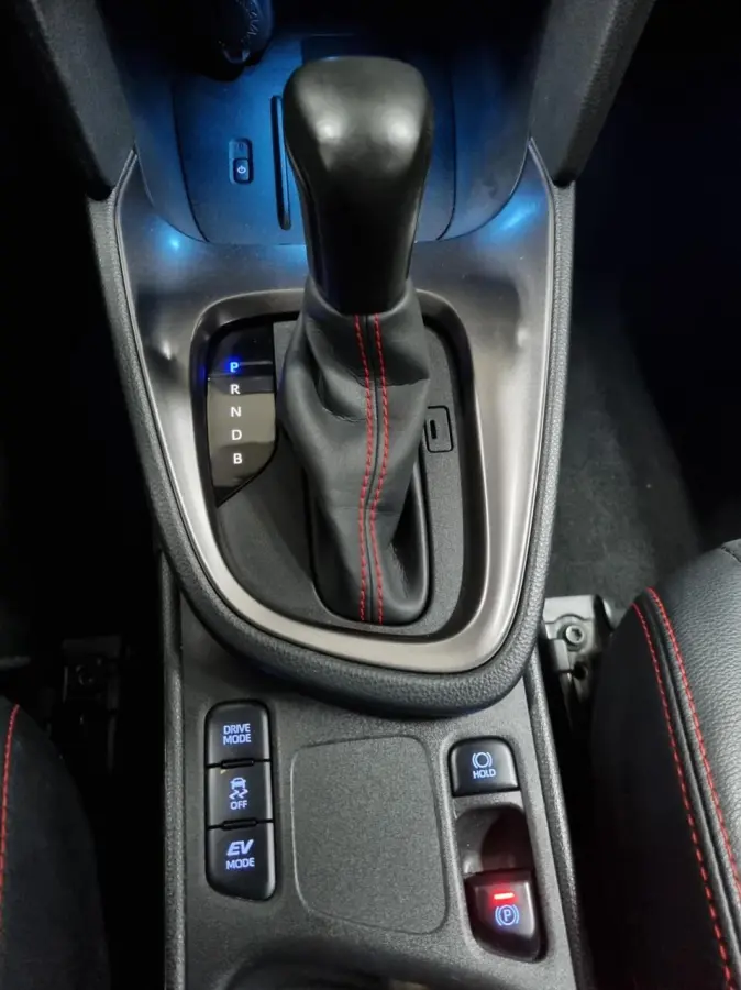 1.5 Hybrid GR Sport Limited / JBL / HUD