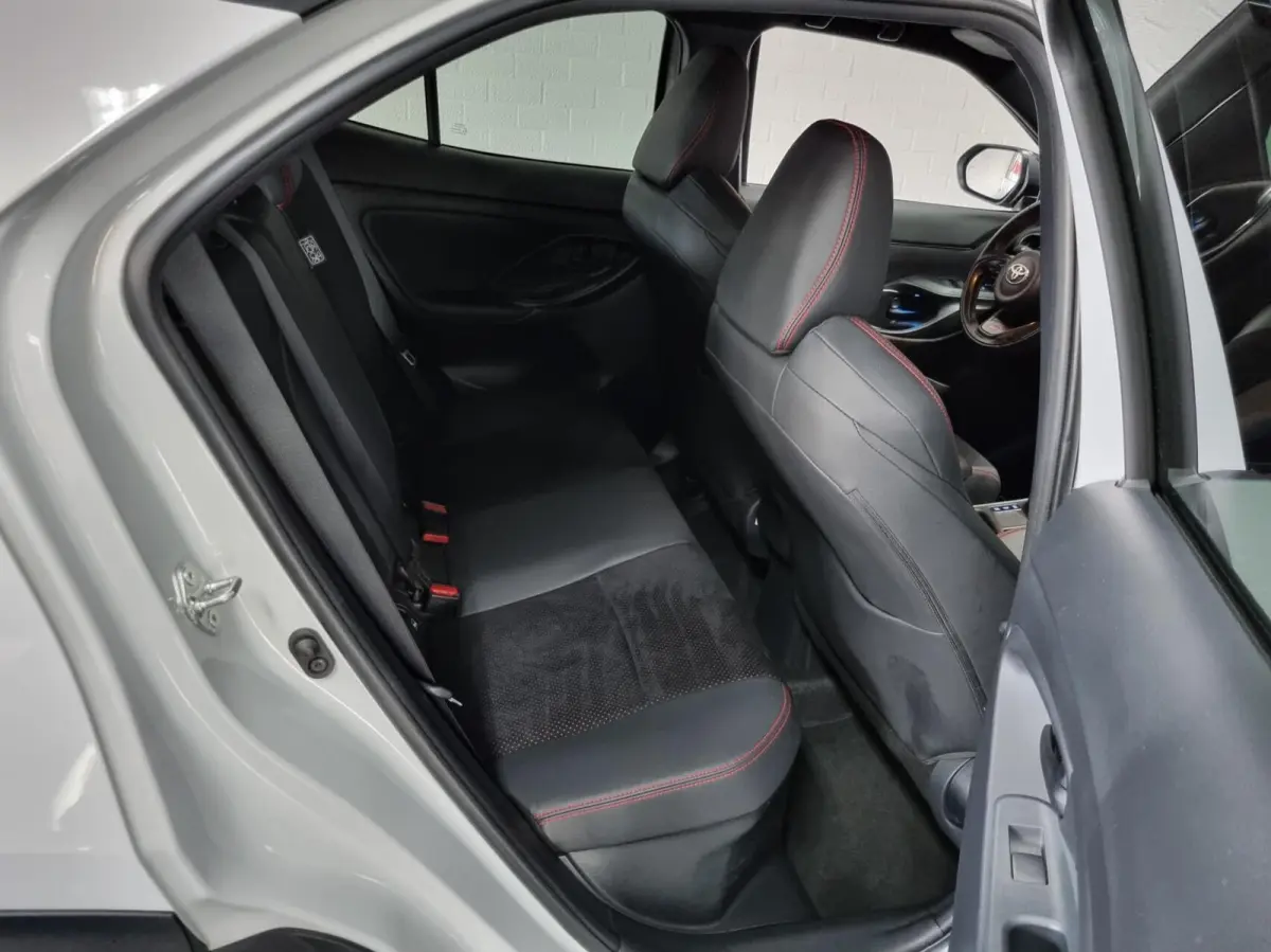 1.5 Hybrid GR Sport Limited / JBL / HUD