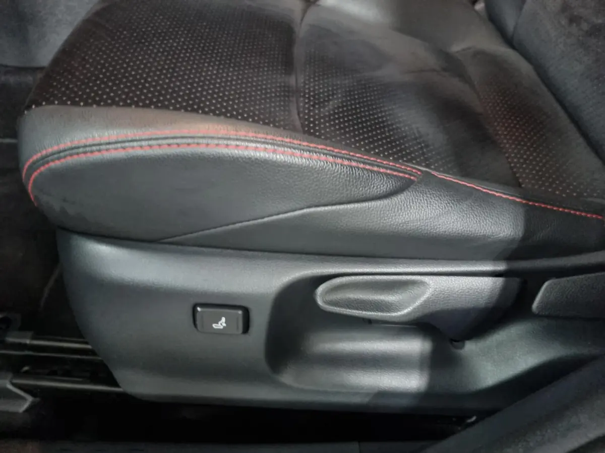 1.5 Hybrid GR Sport Limited / JBL / HUD