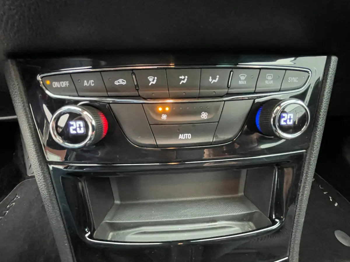 1.2 Design & Tech
