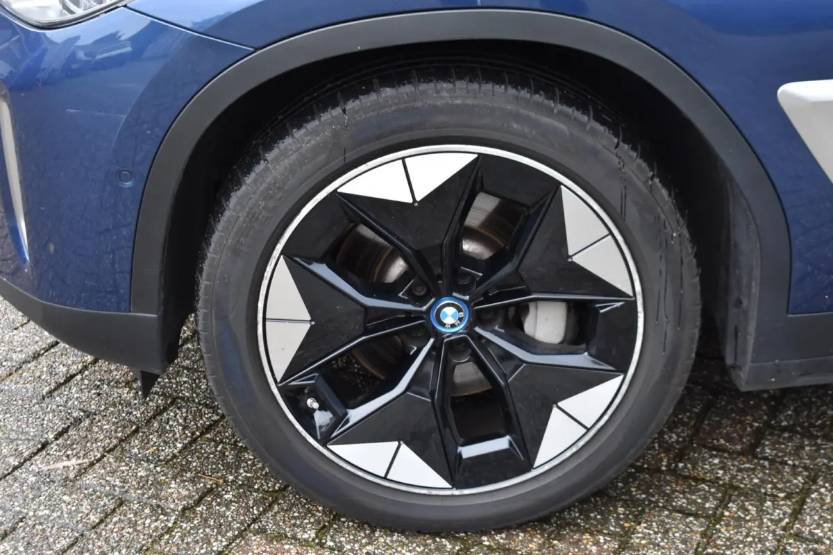 High Executive 80 kWh | Shadow Pack | Panorama | Harman Kardon |