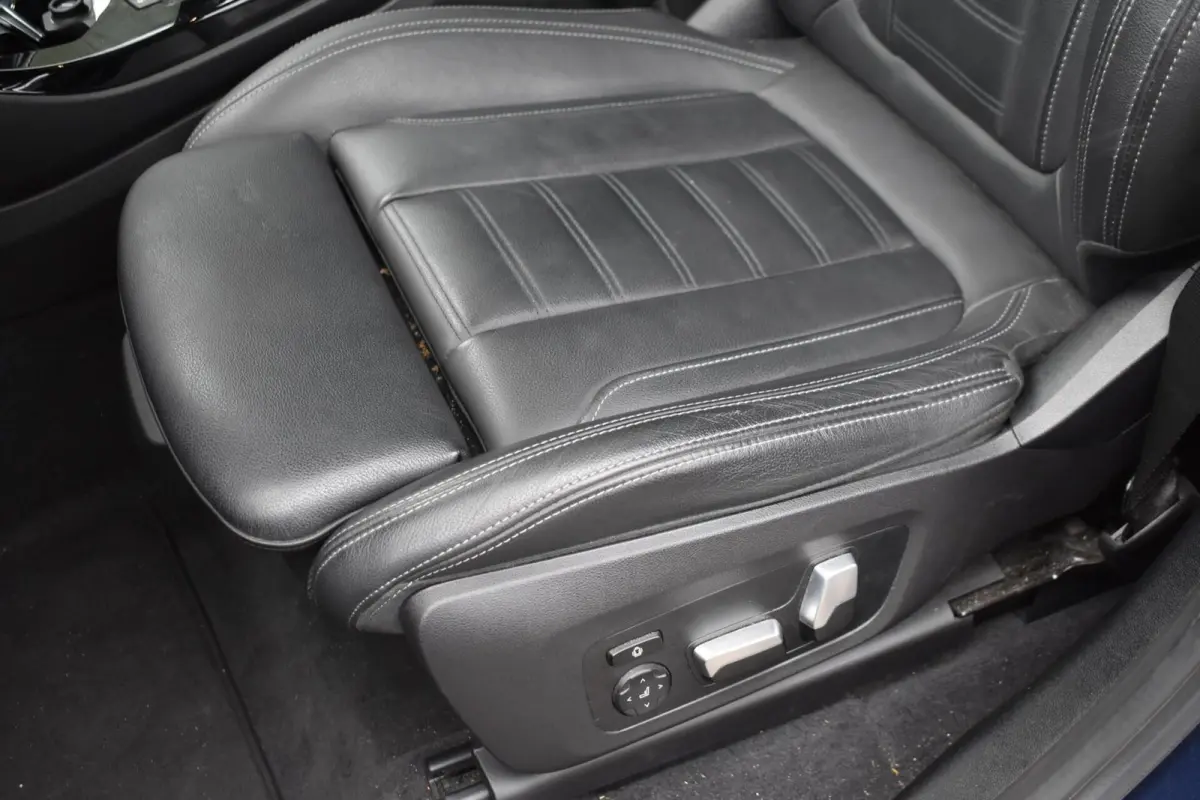 High Executive 80 kWh | Shadow Pack | Panorama | Harman Kardon |