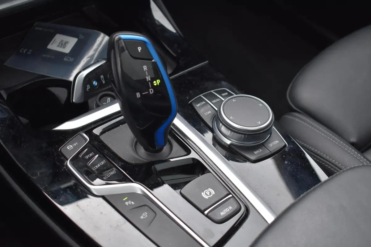 High Executive 80 kWh | Shadow Pack | Panorama | Harman Kardon |