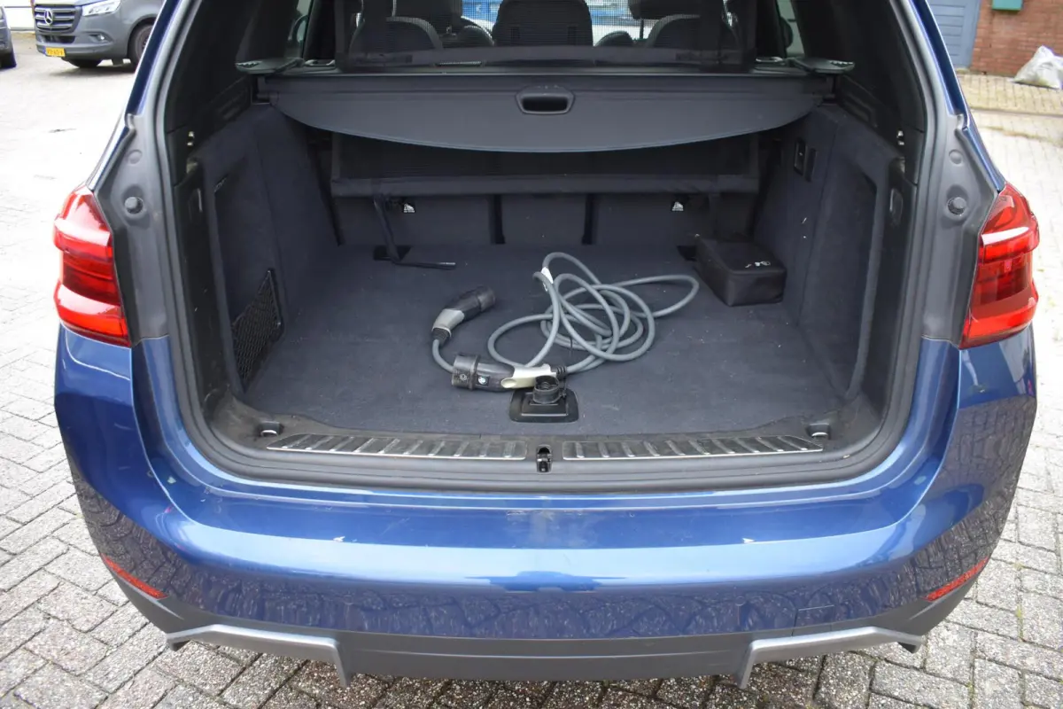High Executive 80 kWh | Shadow Pack | Panorama | Harman Kardon |