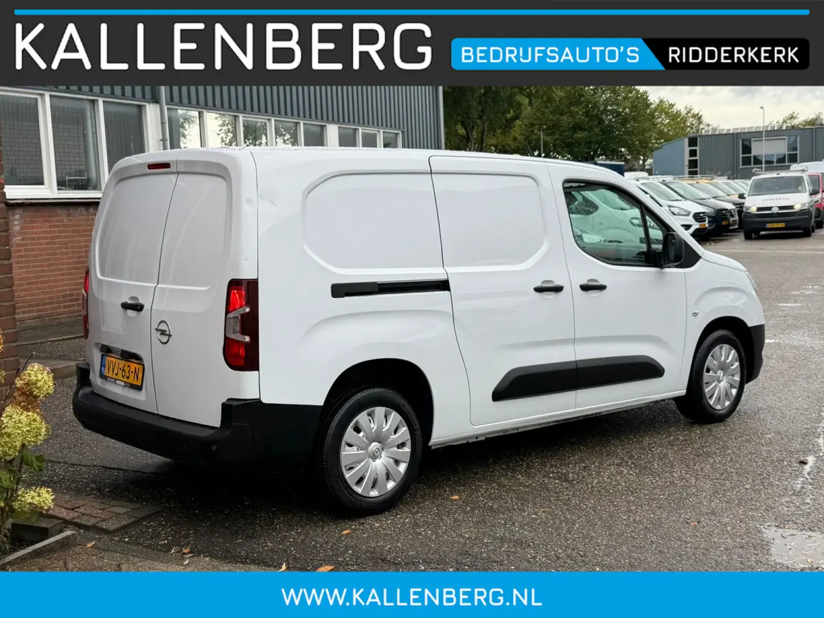 1.5D L2H1 Standaard / 131PK Automaat / Camera / Stuur verwarming