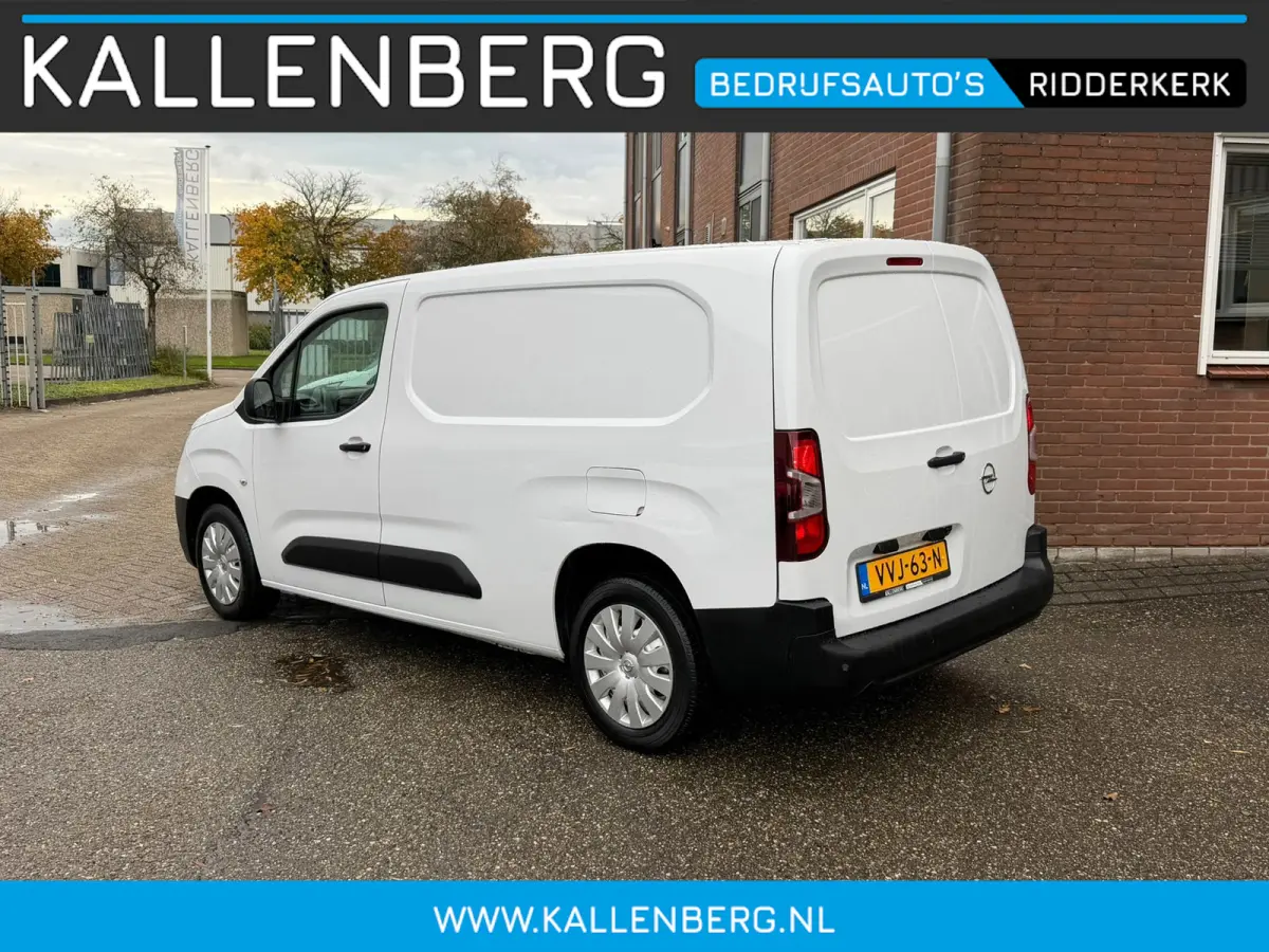 1.5D L2H1 Standaard / 131PK Automaat / Camera / Stuur verwarming