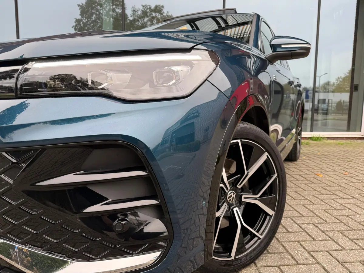 1.5 eHybrid R-Line Business - Automaat - Pano/Schuifdak - Winterpakket- Navi - Org.NL