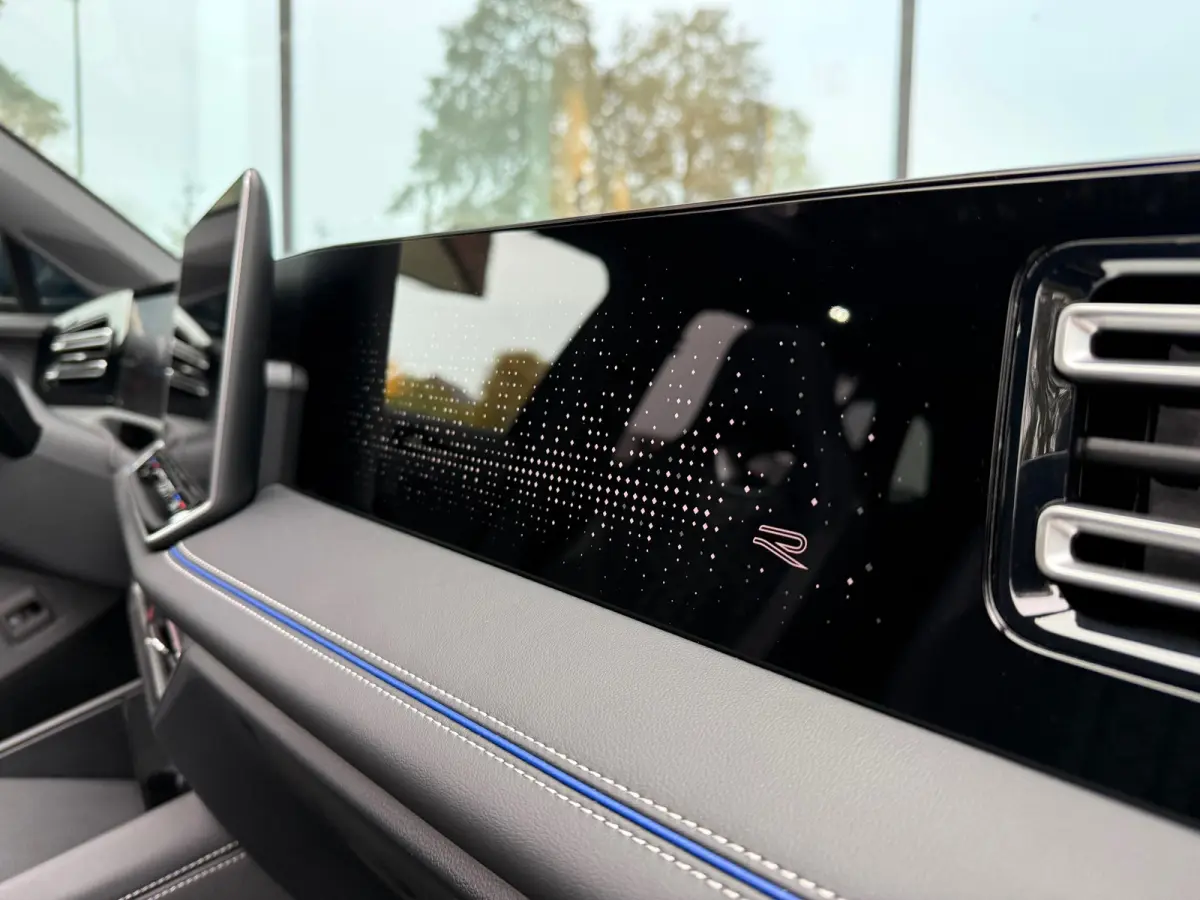 1.5 eHybrid R-Line Business - Automaat - Pano/Schuifdak - Winterpakket- Navi - Org.NL