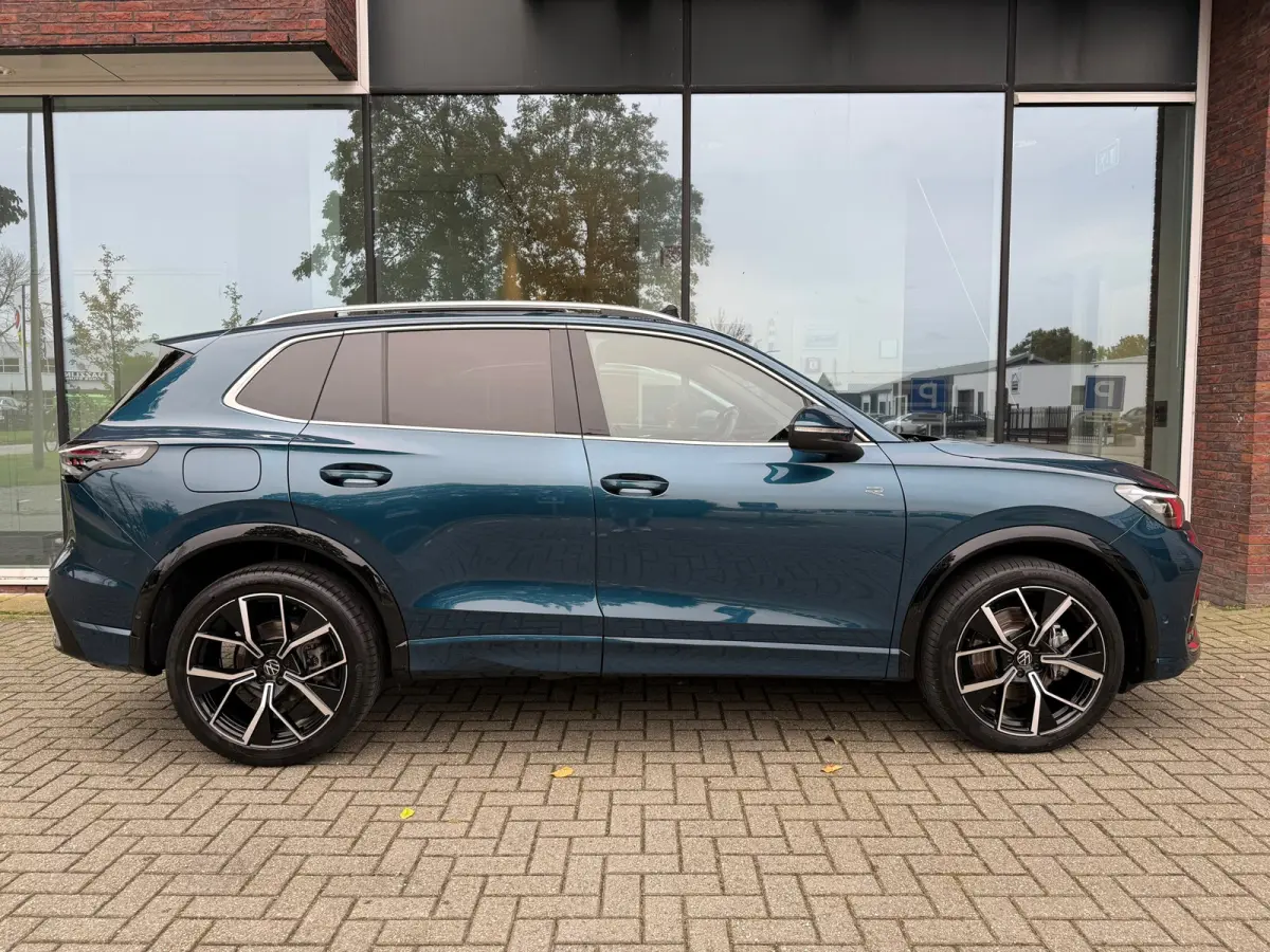 1.5 eHybrid R-Line Business - Automaat - Pano/Schuifdak - Winterpakket- Navi - Org.NL