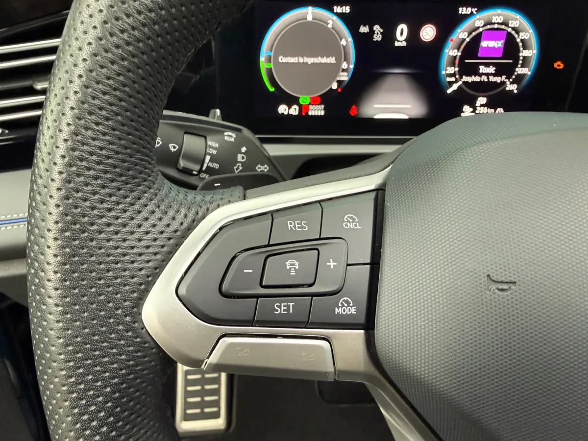 1.5 eHybrid R-Line Business - Automaat - Pano/Schuifdak - Winterpakket- Navi - Org.NL