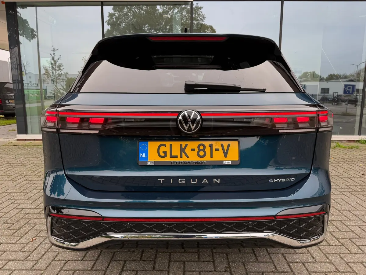 1.5 eHybrid R-Line Business - Automaat - Pano/Schuifdak - Winterpakket- Navi - Org.NL