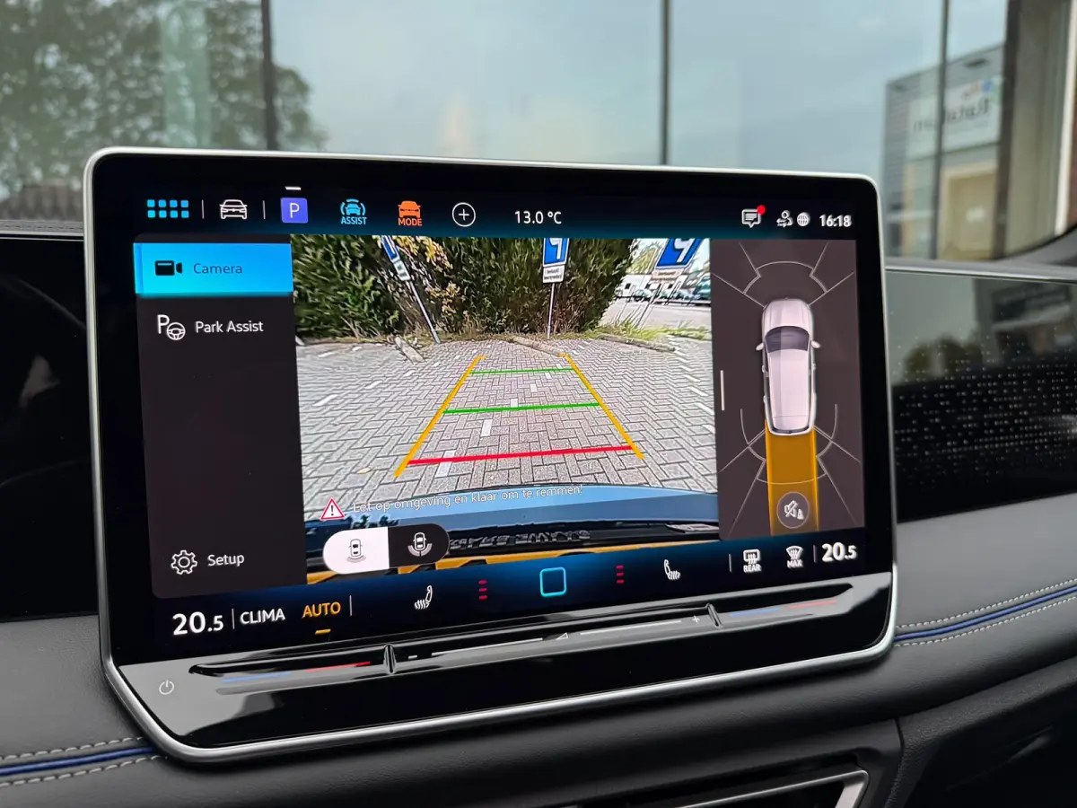 1.5 eHybrid R-Line Business - Automaat - Pano/Schuifdak - Winterpakket- Navi - Org.NL