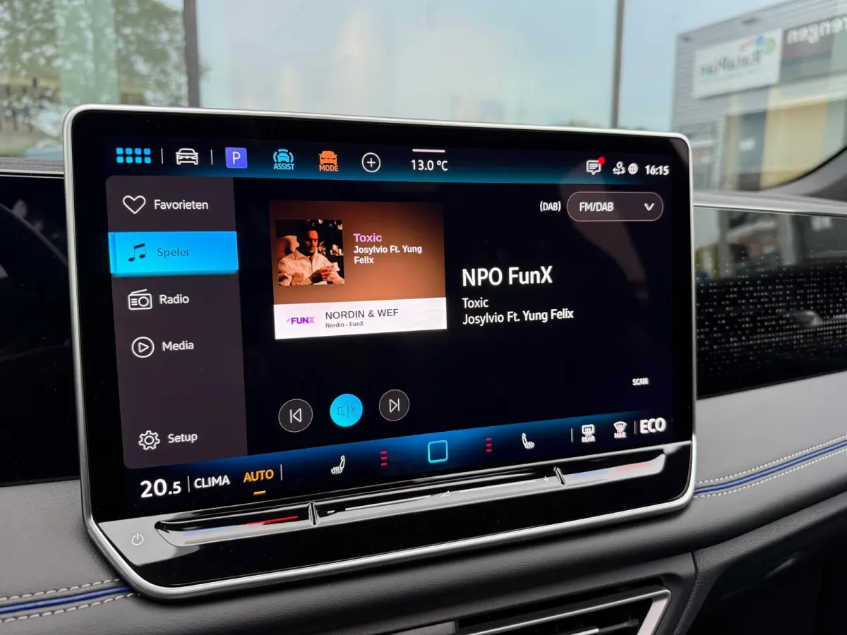 1.5 eHybrid R-Line Business - Automaat - Pano/Schuifdak - Winterpakket- Navi - Org.NL