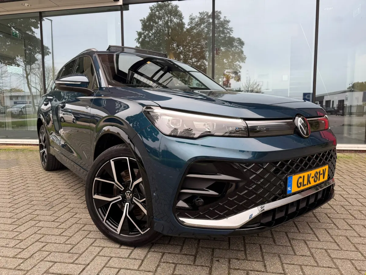 1.5 eHybrid R-Line Business - Automaat - Pano/Schuifdak - Winterpakket- Navi - Org.NL