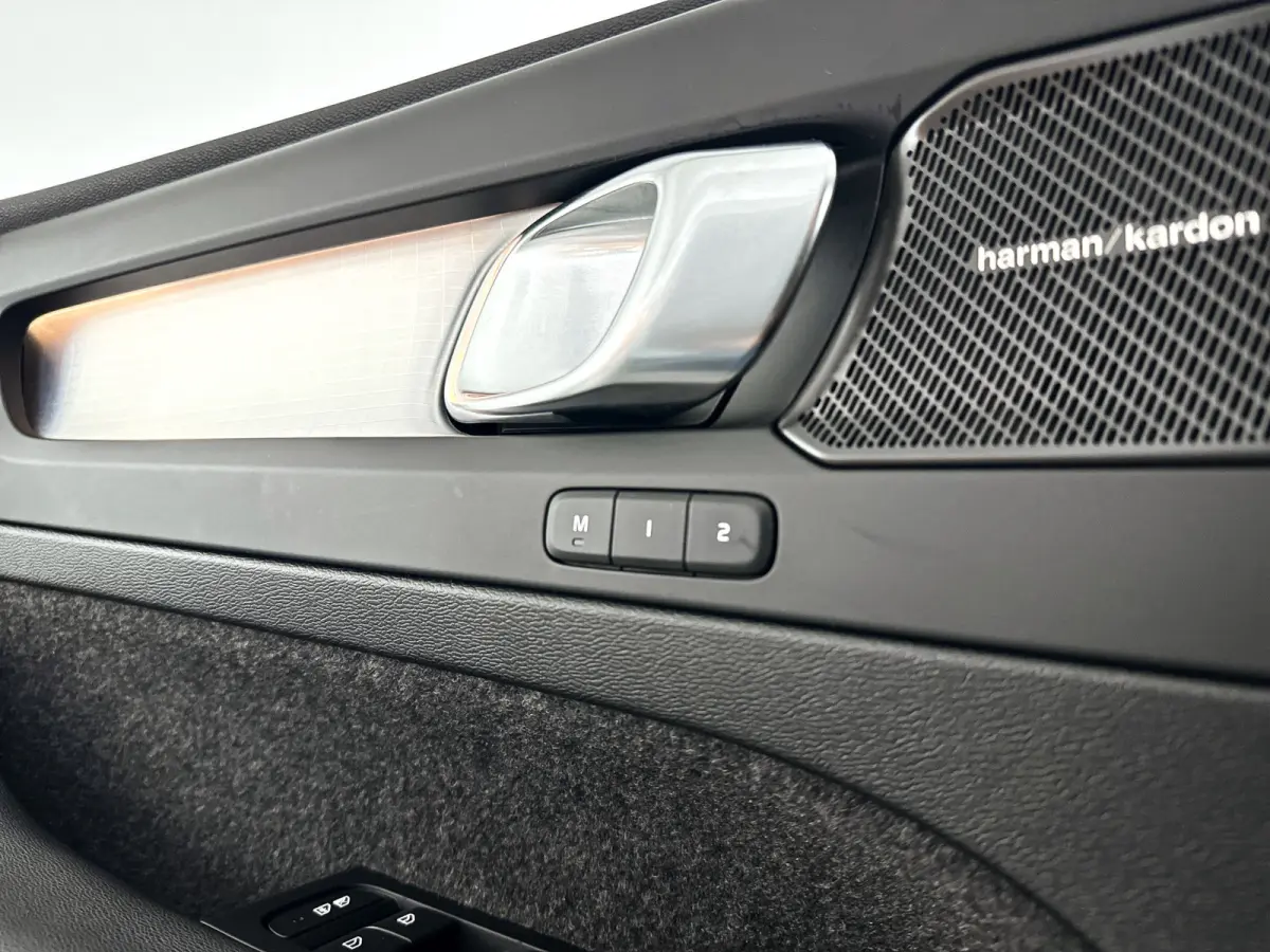 B4 Plus Dark | Parkeercamera | Harman Kardon | Stoel- en stuurverwarming | Trekhaak