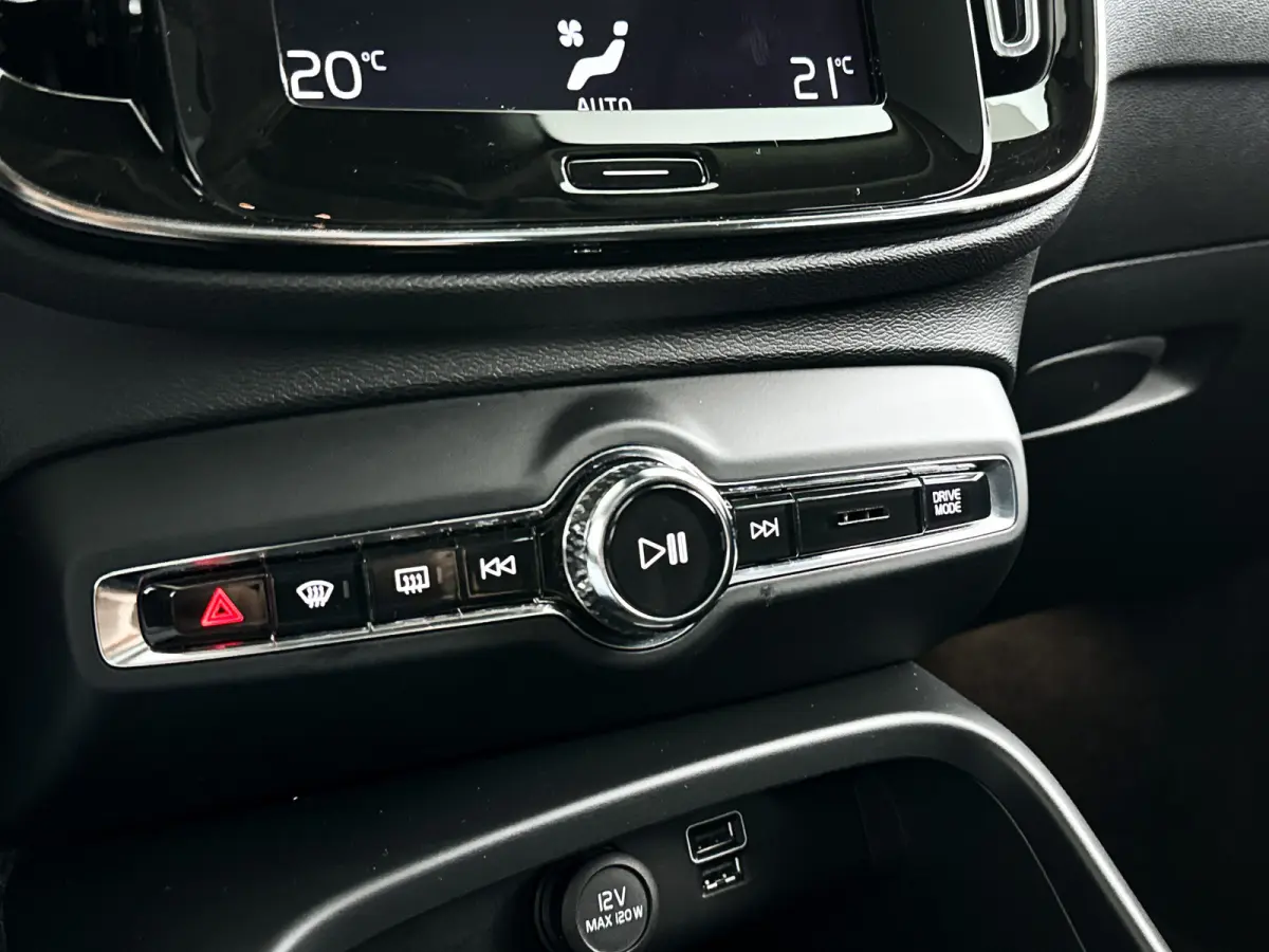 T3 Momentum Pro | Panoramadak | Parkeercamera | Stoelverwarming
