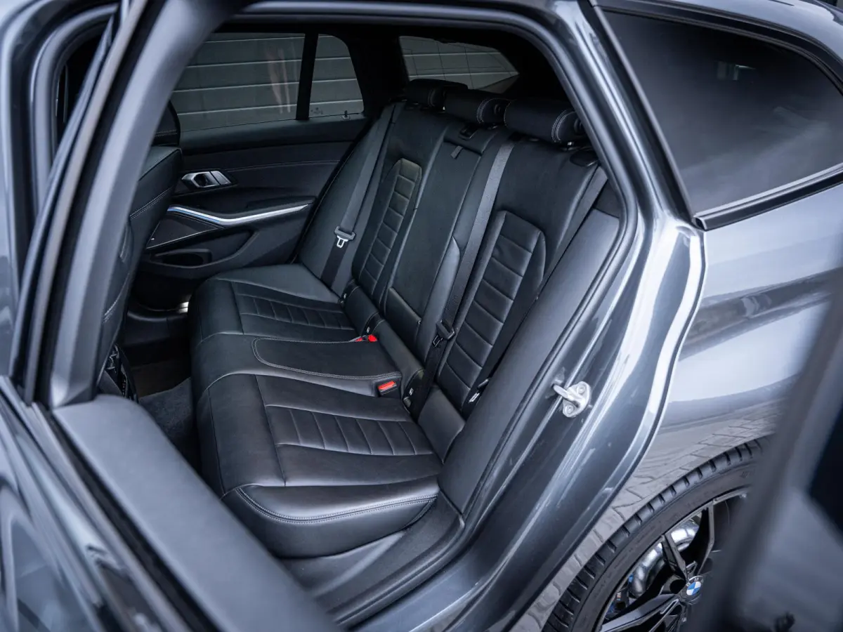 330e High Executive - M-Sport l Laser l Pano l Trekhaak l HUD